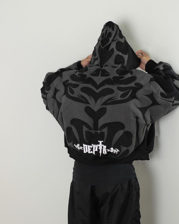DEPTH HOODIE